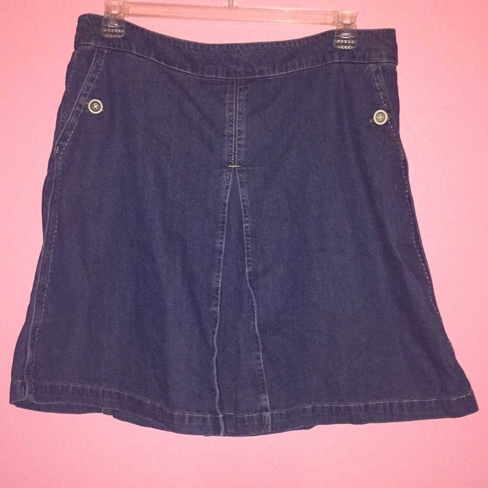 3/$28 💕 Knee length denim skirt